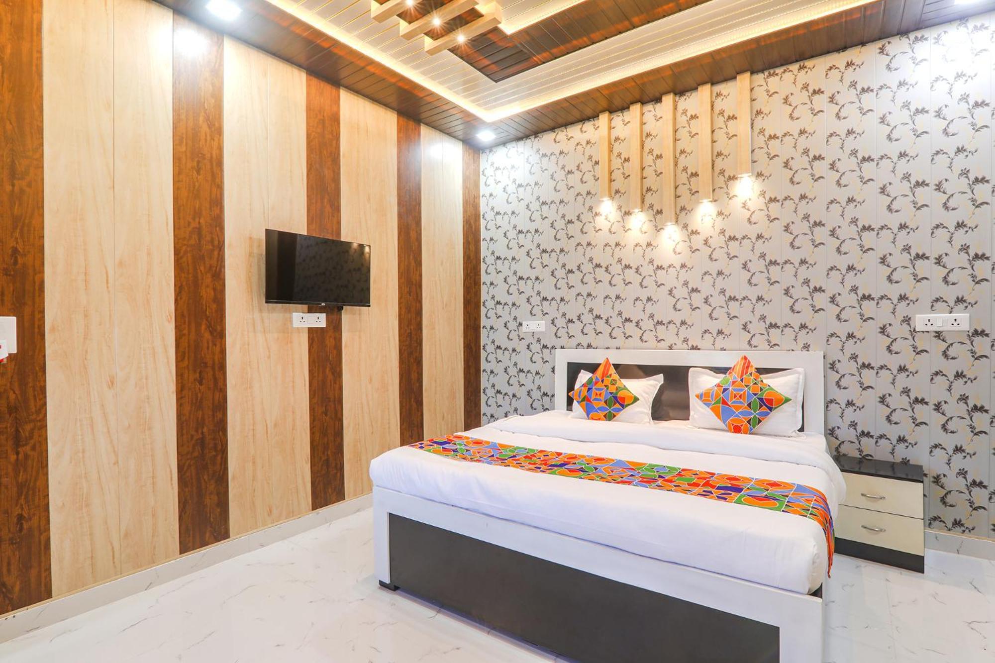 Fabhotel Uma Yugul Ayodhya Exterior photo